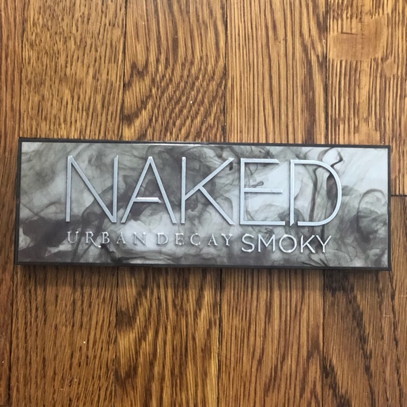 Urban Decay Naked Smokey Palette - Picture 2 of 4